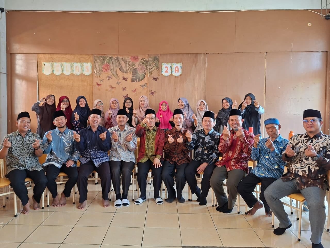 Dokumentasi peningkatan kompetensi guru dan karyawan SDIT Insan Mandiri Jagakarsa